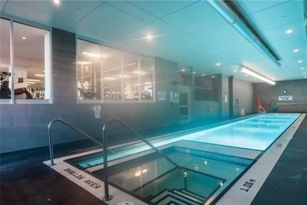 Luxury Suite Downtown Toronto Near Cn Tower ภายนอก รูปภาพ