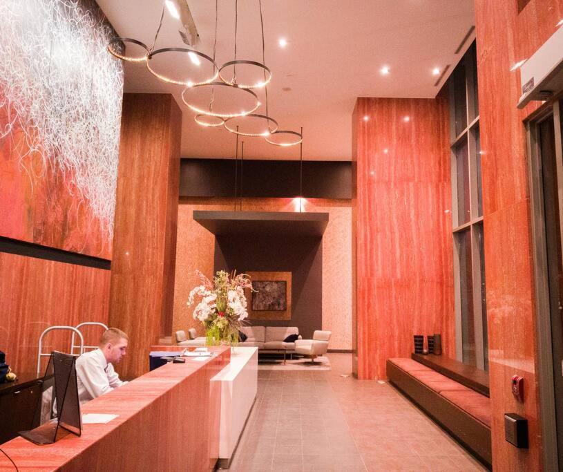 Luxury Suite Downtown Toronto Near Cn Tower ภายนอก รูปภาพ