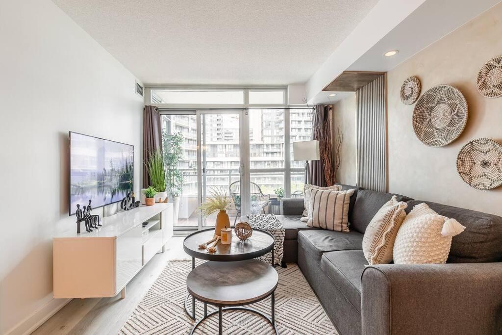 Luxury Suite Downtown Toronto Near Cn Tower ภายนอก รูปภาพ
