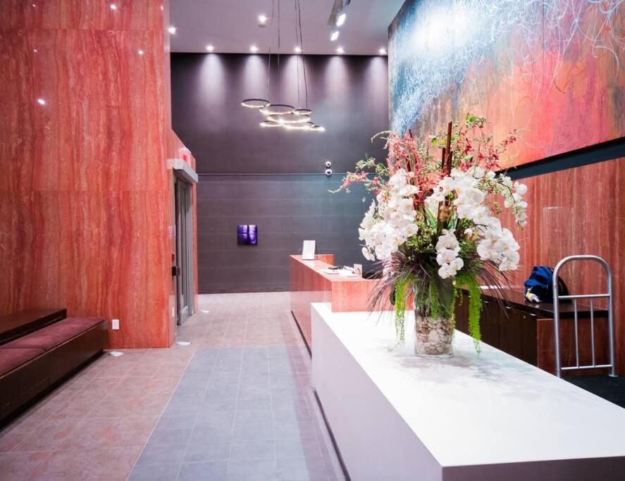 Luxury Suite Downtown Toronto Near Cn Tower ภายนอก รูปภาพ