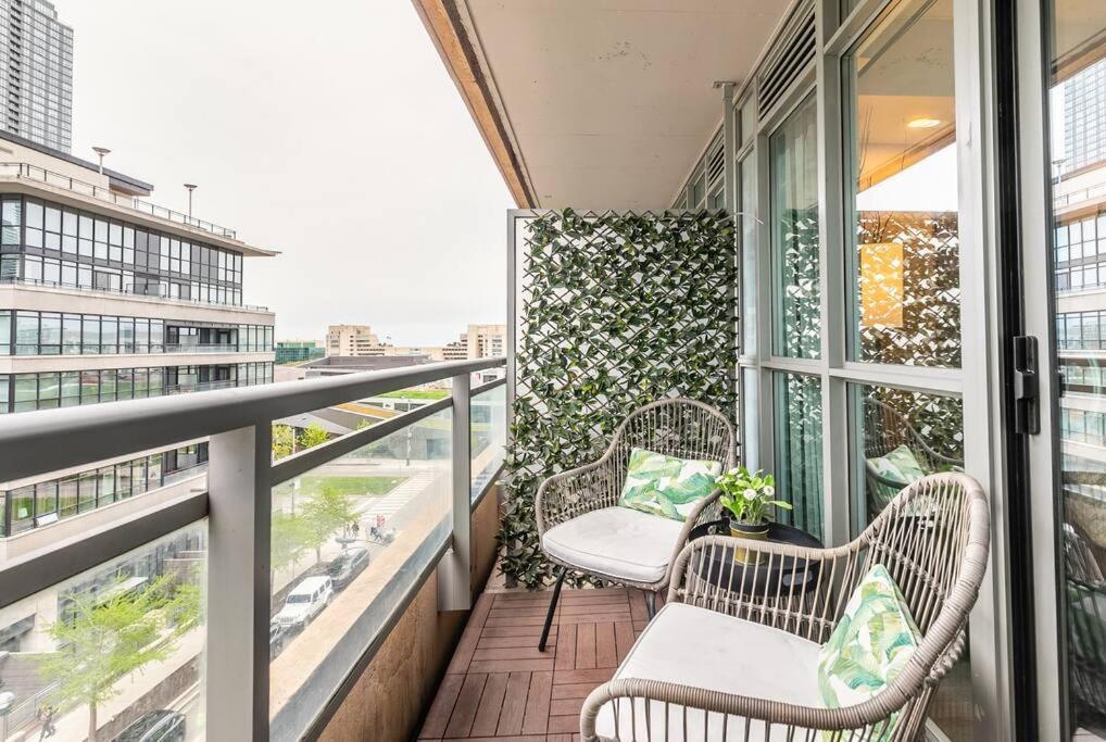 Luxury Suite Downtown Toronto Near Cn Tower ภายนอก รูปภาพ