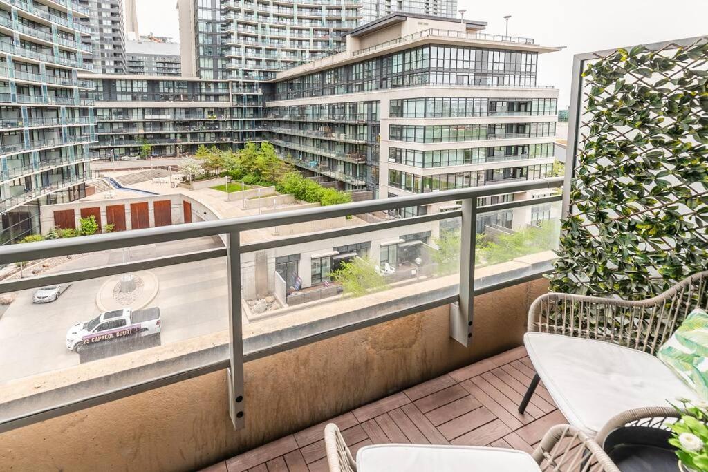Luxury Suite Downtown Toronto Near Cn Tower ภายนอก รูปภาพ